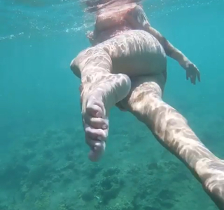 Danielle Colby feet photo thumbnail