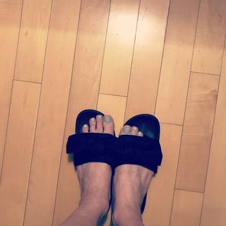 Danielle Colby feet photo thumbnail