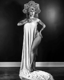 Danielle Colby feet photo thumbnail