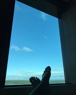 Danielle Colby feet photo thumbnail