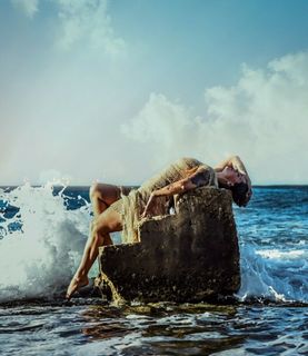 Danielle Colby feet photo thumbnail