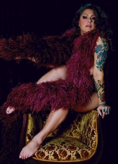 Danielle Colby feet photo thumbnail