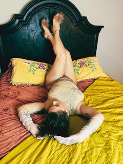 Danielle Colby feet photo thumbnail