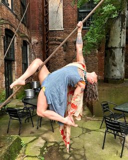 Danielle Colby feet photo thumbnail