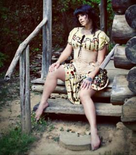 Danielle Colby feet photo thumbnail