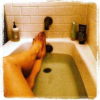 Danielle Colby feet photo thumbnail