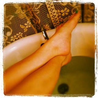 Danielle Colby feet photo thumbnail