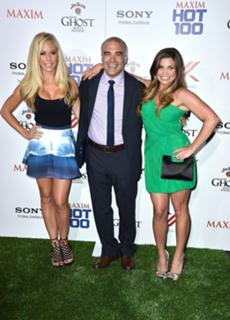 Danielle Fishel feet photo thumbnail