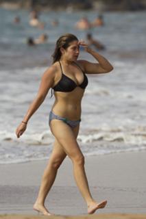 Danielle Fishel feet photo thumbnail