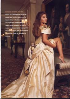 Danielle Fishel feet photo thumbnail