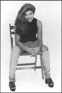 Danielle Fishel feet photo thumbnail