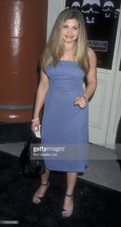 Danielle Fishel feet photo thumbnail