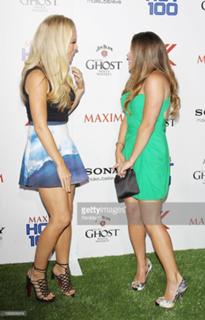 Danielle Fishel feet photo thumbnail