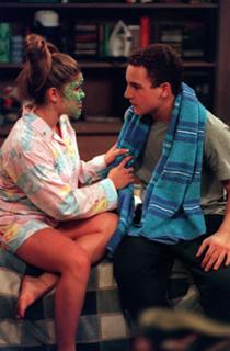 Danielle Fishel feet photo thumbnail