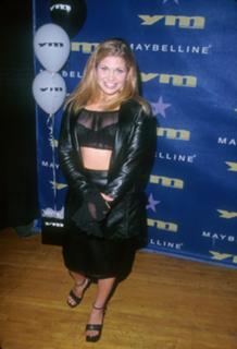 Danielle Fishel feet photo thumbnail