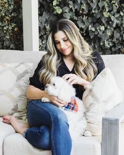 Danielle Fishel feet photo thumbnail
