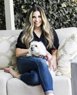Danielle Fishel feet photo thumbnail