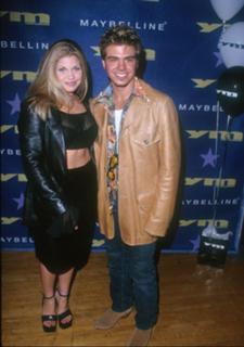 Danielle Fishel feet photo thumbnail