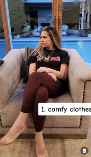 Danielle Fishel feet photo thumbnail