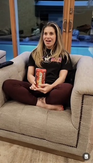 Danielle Fishel feet photo thumbnail