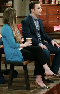 Danielle Fishel feet photo thumbnail