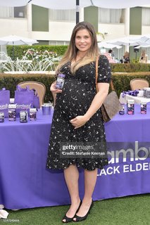 Danielle Fishel feet photo thumbnail