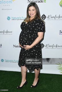 Danielle Fishel feet photo thumbnail