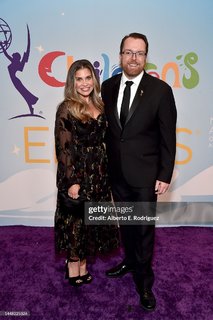 Danielle Fishel feet photo thumbnail