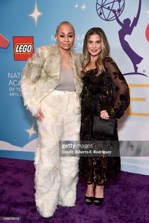 Danielle Fishel feet photo thumbnail