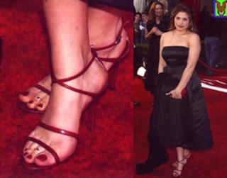 Danielle Fishel feet photo thumbnail