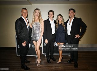 Danielle Fishel feet photo thumbnail