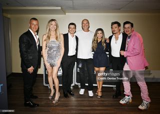 Danielle Fishel feet photo thumbnail