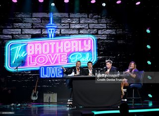 Danielle Fishel feet photo thumbnail