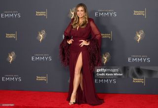 Danielle Fishel feet photo thumbnail