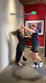 Danielle Fishel feet photo thumbnail