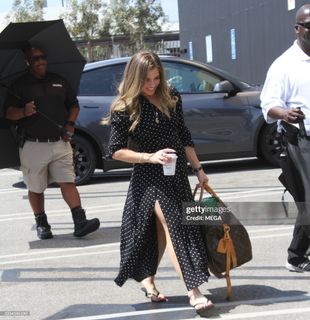 Danielle Fishel feet photo thumbnail