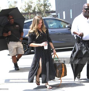 Danielle Fishel feet photo thumbnail