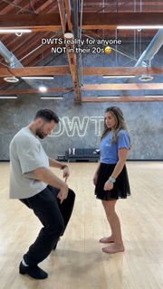 Danielle Fishel feet photo thumbnail