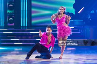 Danielle Fishel feet photo thumbnail