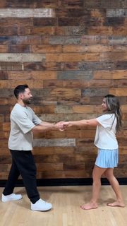 Danielle Fishel feet photo thumbnail