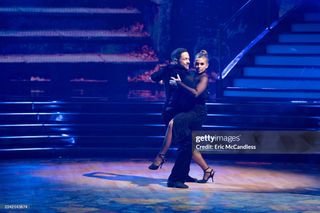 Danielle Fishel feet photo thumbnail