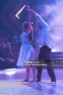 Danielle Fishel feet photo thumbnail