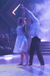 Danielle Fishel feet photo thumbnail