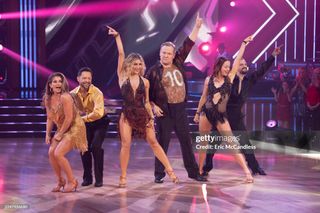 Danielle Fishel feet photo thumbnail