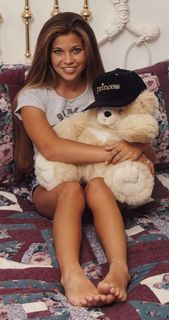 Danielle Fishel feet photo 12