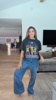 Danielle Fishel feet photo 5