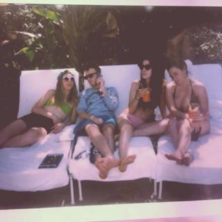 Danielle Haim feet photo 3