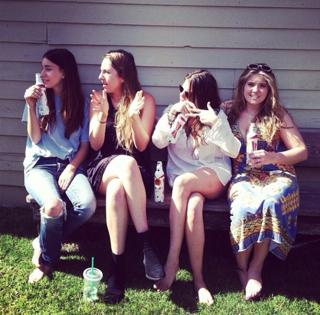 Danielle Haim feet photo 18