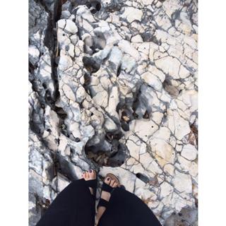 Danielle Haim feet photo 10