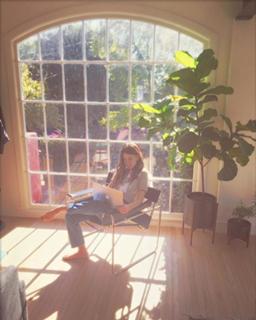 Danielle Haim feet photo 9
